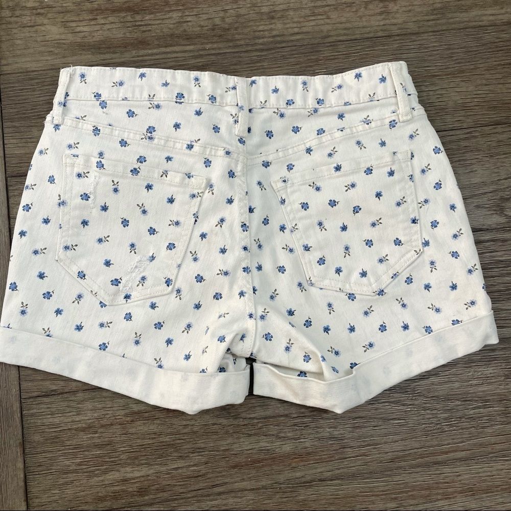 GAP Shorts Girlfriend Floral Jean Short - Picture 6 of 8